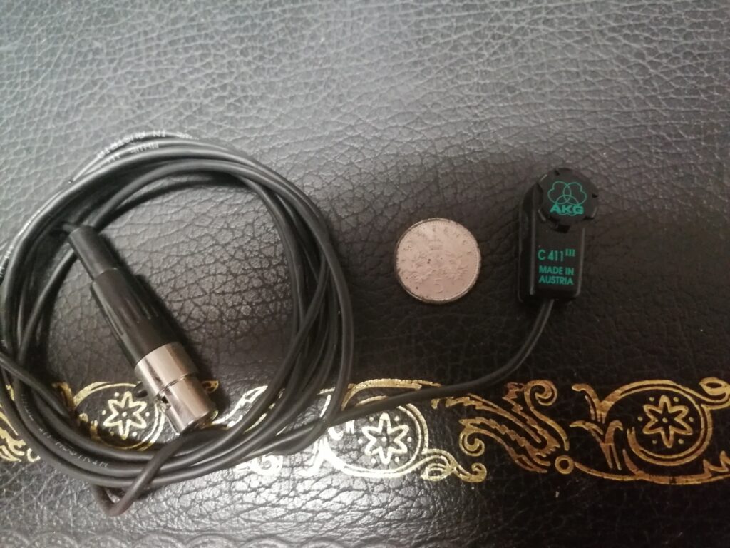 AKG C411